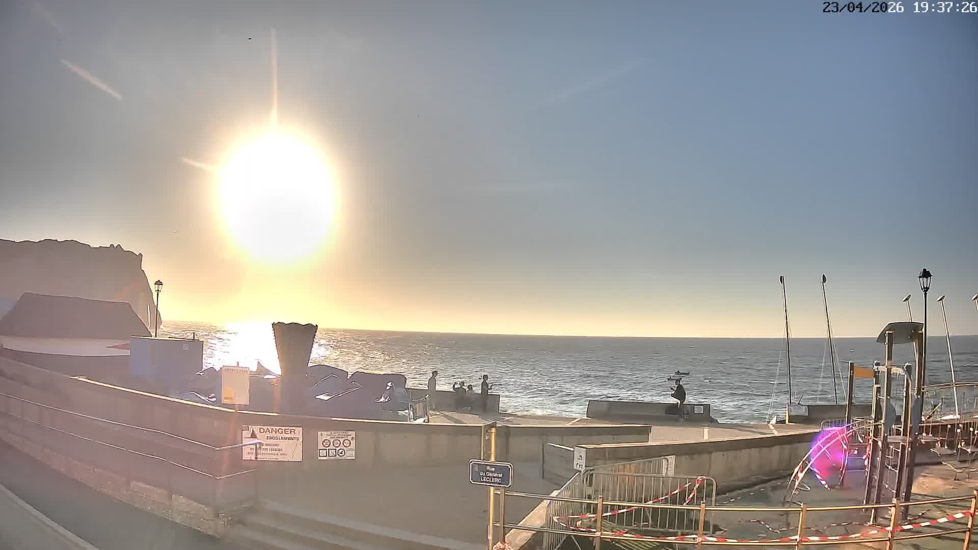 Étretat: Sous La Chapelle: Etretat - La Mer à Boire