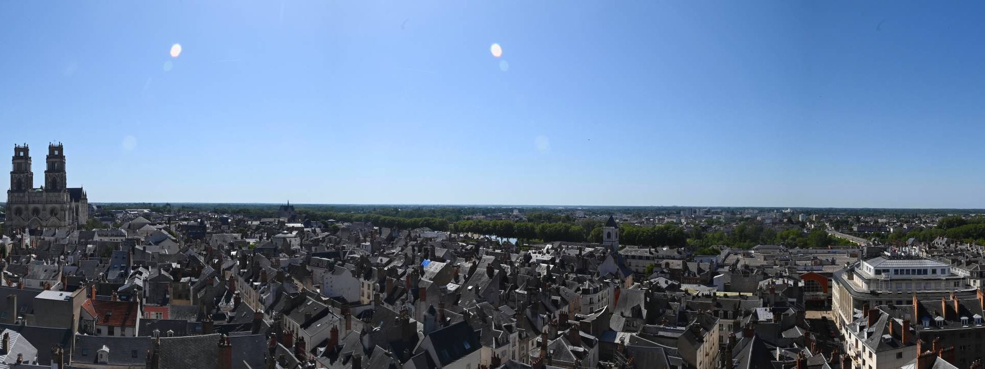 Orléans › Sud-est: Parking Couvert des Halles-Châtelet - Cathédrale Sainte-Croix d'Orléans