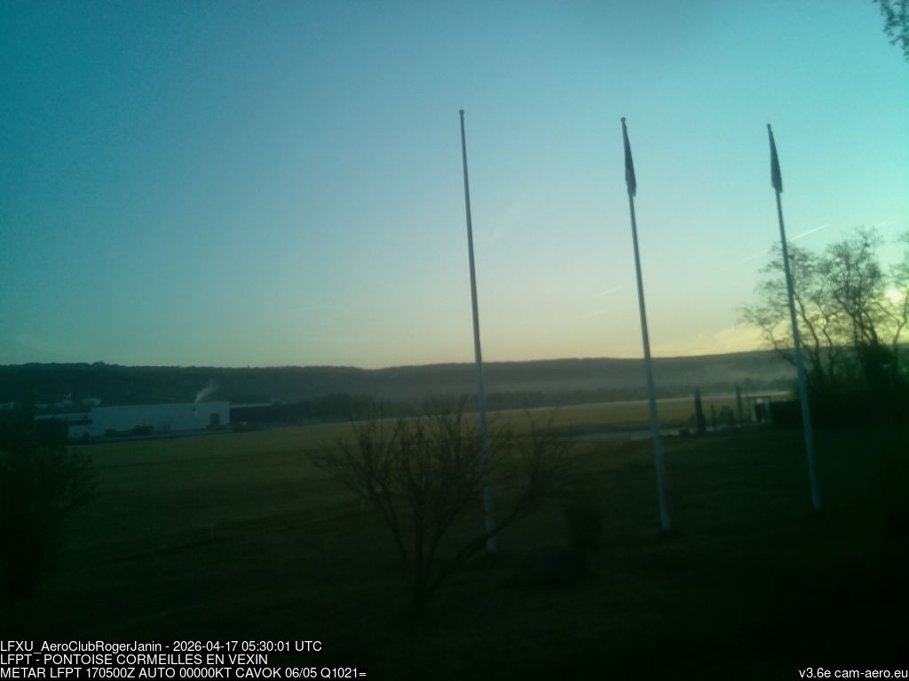 Les Mureaux › Nord-est: Les Mureaux Airport