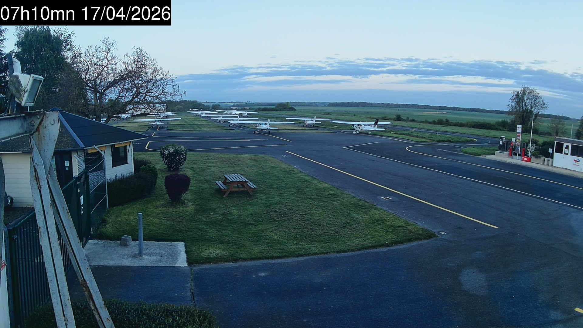 Boissy-l'Aillerie: Aeroclub Hispano-Suiza Pontoise vue Sud