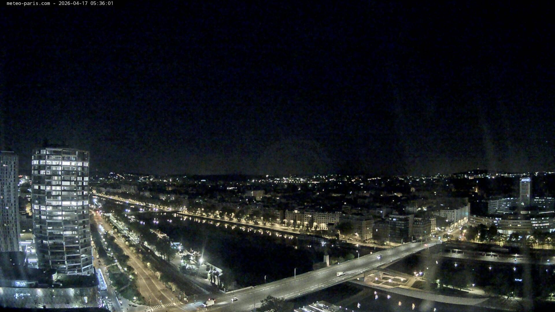 Paris › Nord-ouest: Beaugrenelle - SeineRiverCruise