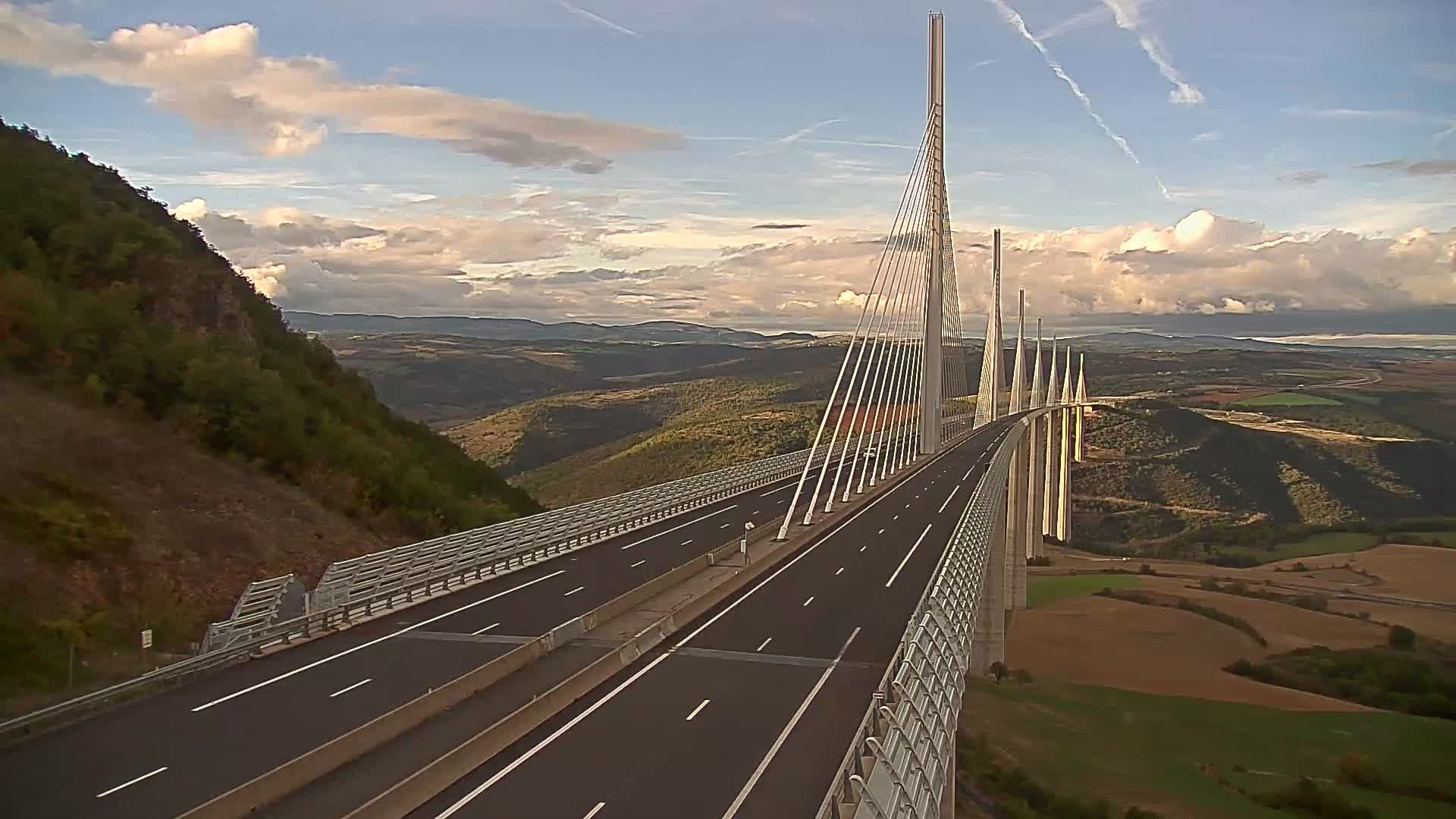 Creissels › Sud: Viaduc de Millau - A75