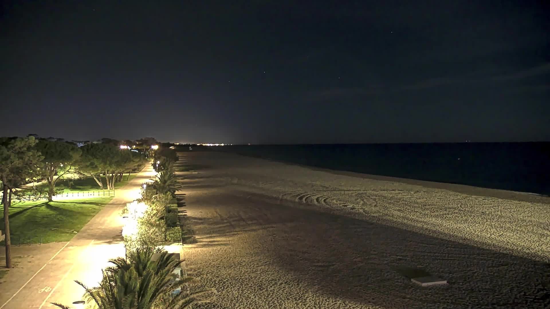 Argelès-sur-Mer › Nord: Promenade du Front de Mer - La Plage Centrale