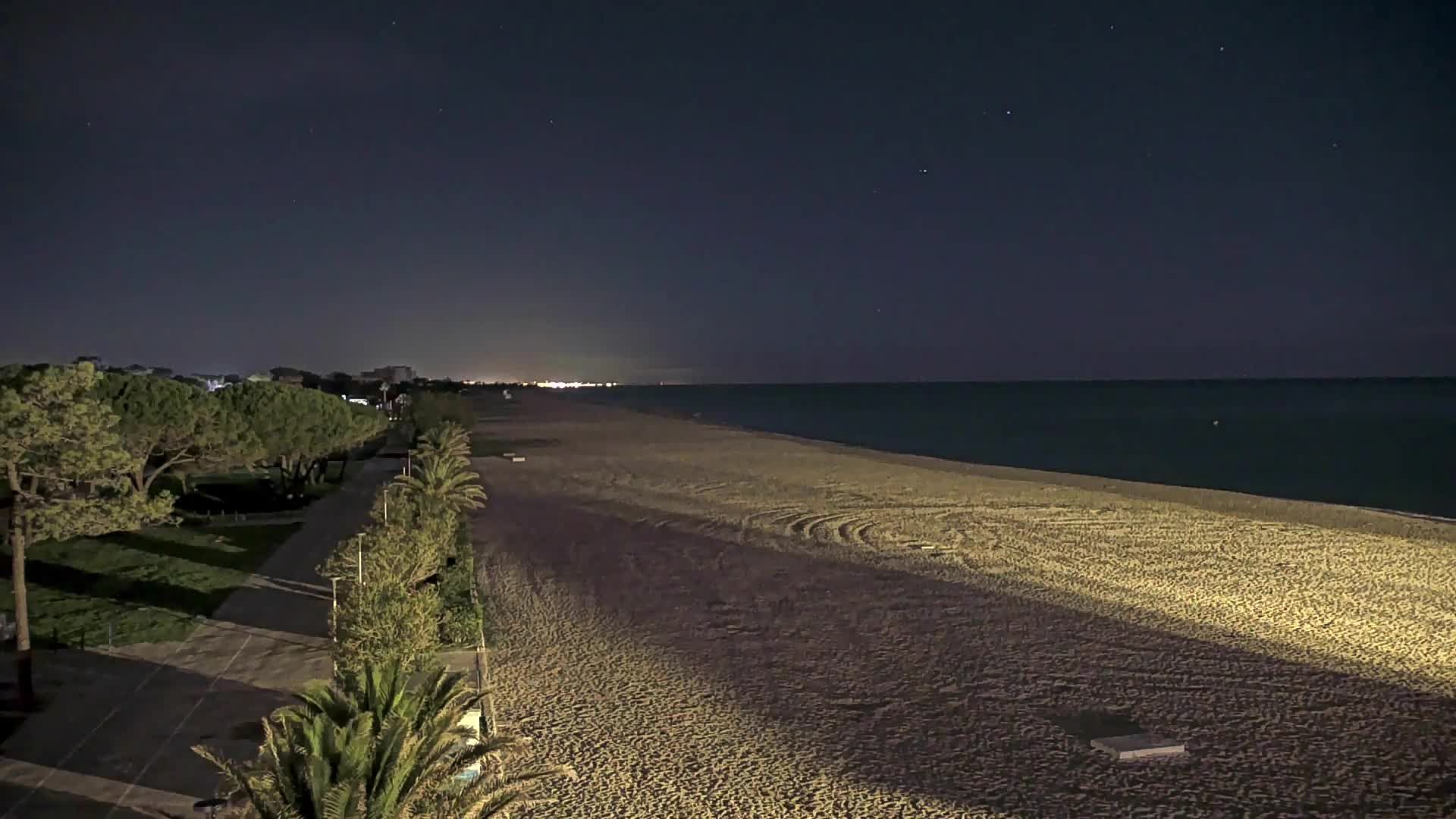 Argelès-sur-Mer › Nord: Promenade du Front de Mer - La Plage Centrale