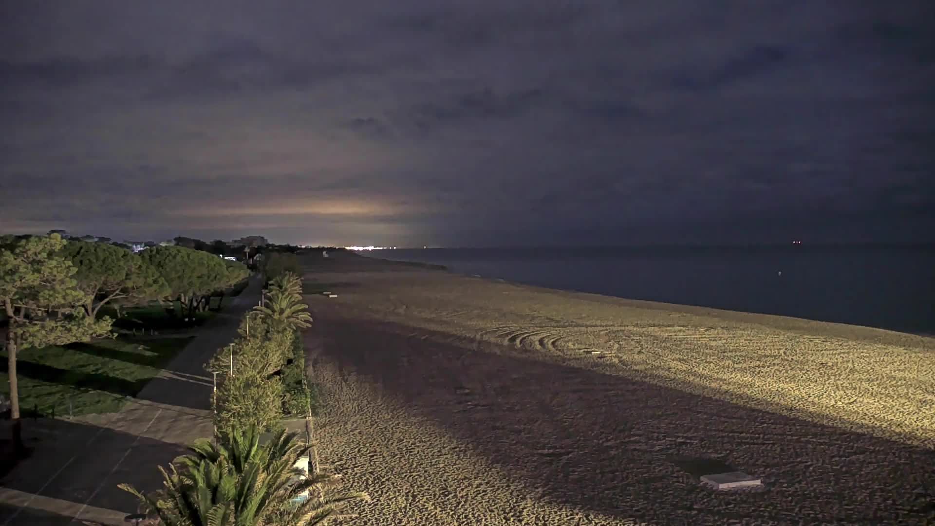 Argelès-sur-Mer › Nord: Promenade du Front de Mer - La Plage Centrale