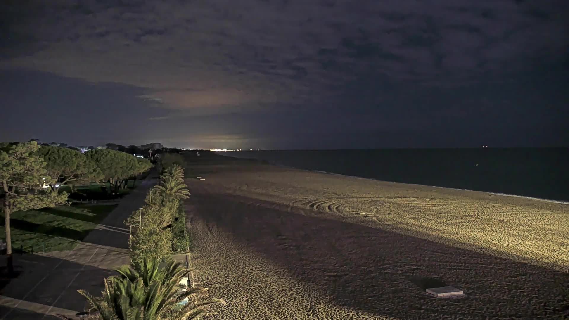 Argelès-sur-Mer › Nord: Promenade du Front de Mer - La Plage Centrale