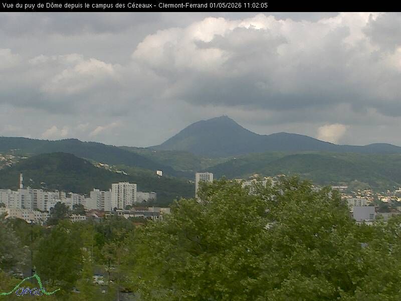 Clermont-Ferrand: Vue du puy de Dôme depuis Clermont Ferrand