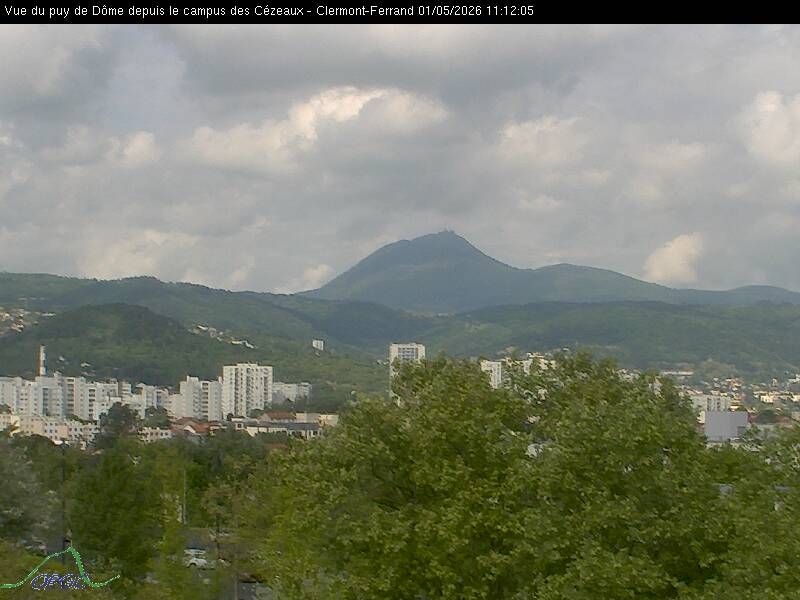 Clermont-Ferrand: Vue du puy de Dôme depuis Clermont Ferrand