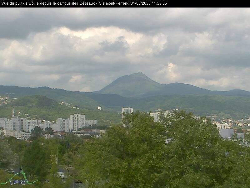 Clermont-Ferrand: Vue du puy de Dôme depuis Clermont Ferrand