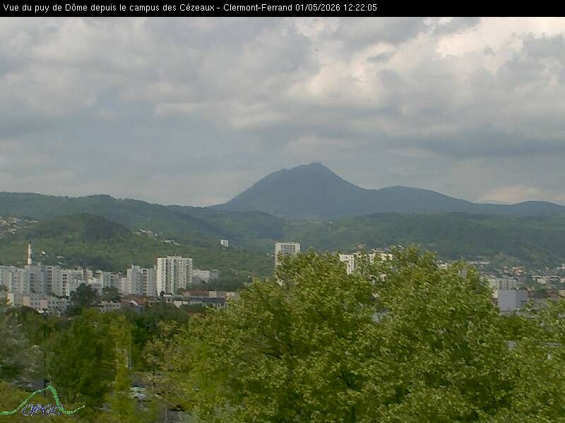 Clermont-Ferrand: Vue du puy de Dôme depuis Clermont Ferrand