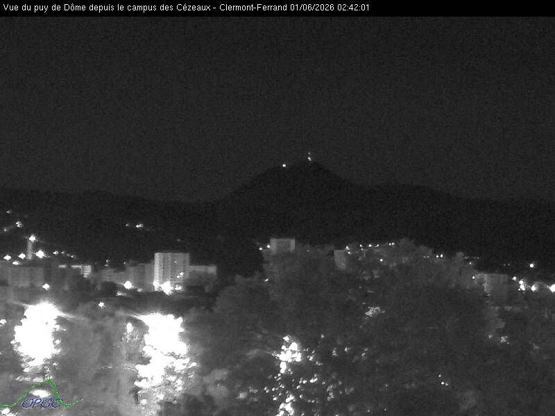 Clermont-Ferrand: Vue du puy de Dôme depuis Clermont Ferrand