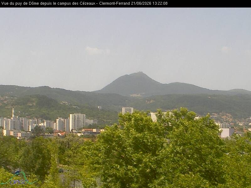 Clermont-Ferrand: Vue du puy de Dôme depuis Clermont Ferrand