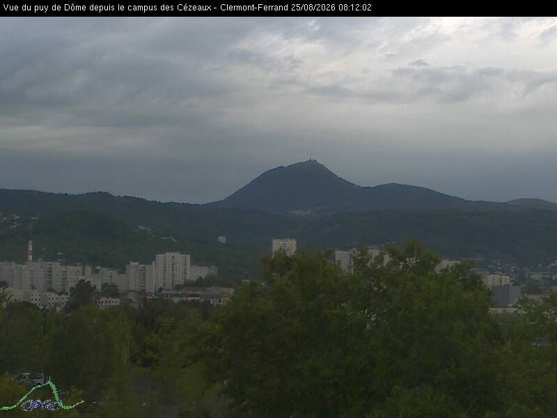 Clermont-Ferrand: Vue du puy de Dôme depuis Clermont Ferrand