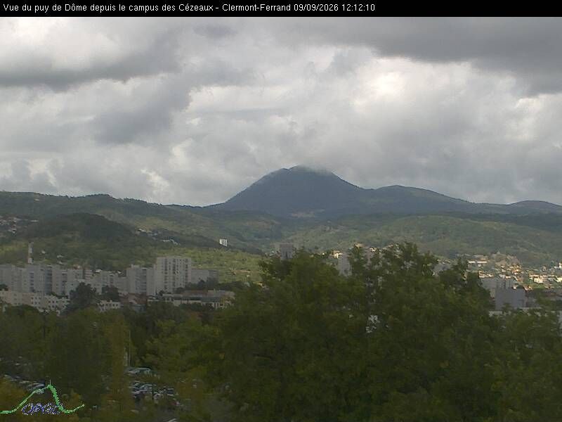 Clermont-Ferrand: Vue du puy de Dôme depuis Clermont Ferrand