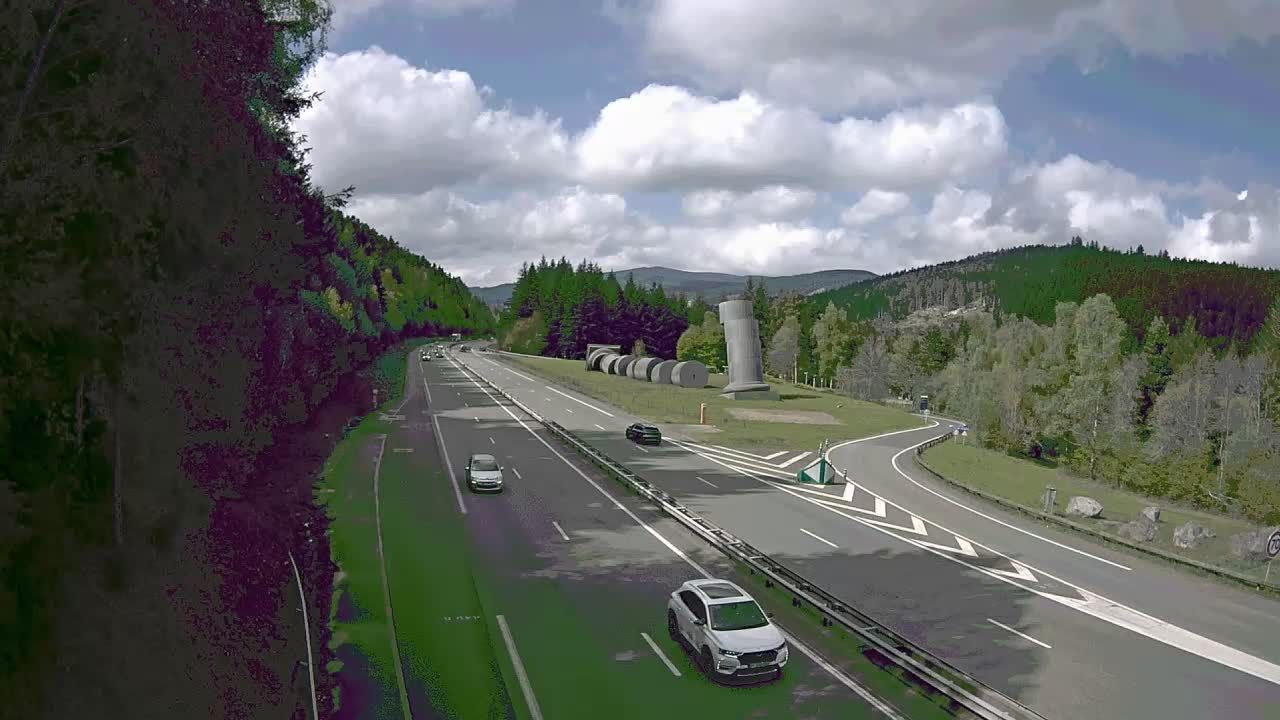 Saint-Gervazy: Noirétable-A89, aire des Suchères, près de Noirétable, vue orientée vers Clermont-Ferrand