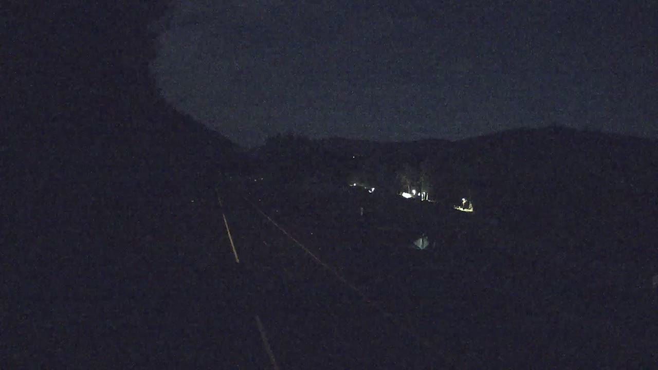 Saint-Gervazy: Noirétable-A89, aire des Suchères, près de Noirétable, vue orientée vers Clermont-Ferrand