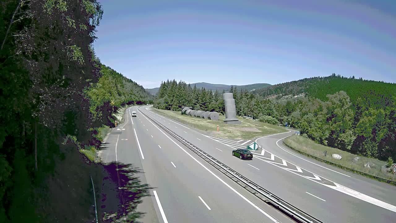 Saint-Gervazy: Noirétable-A89, aire des Suchères, près de Noirétable, vue orientée vers Clermont-Ferrand