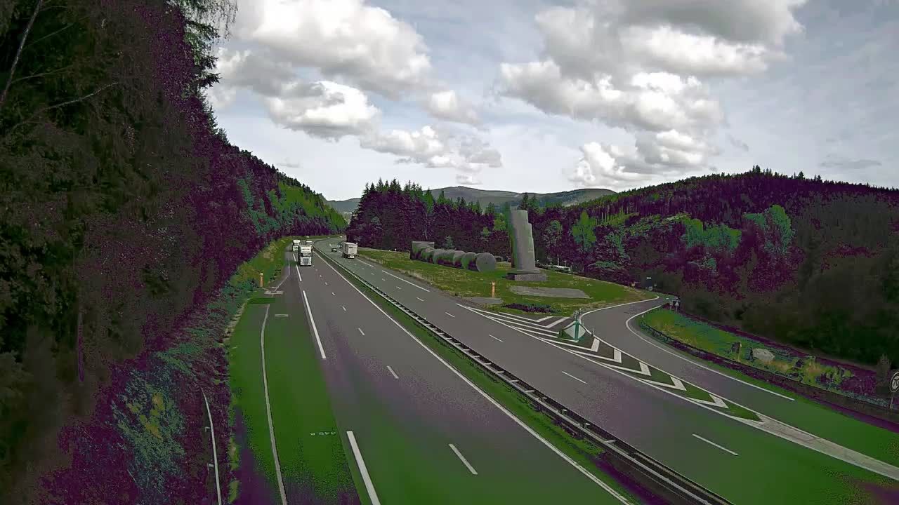 Saint-Gervazy: Noirétable-A89, aire des Suchères, près de Noirétable, vue orientée vers Clermont-Ferrand