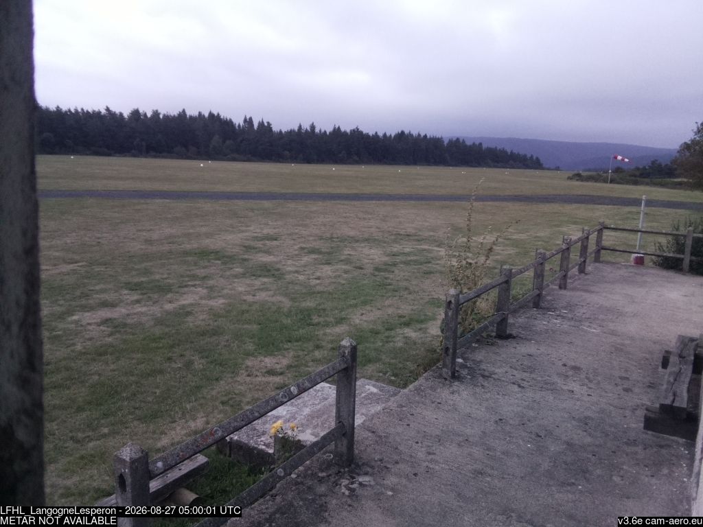 Langogne › Sud: Aéroclub de Langogne Lespéron