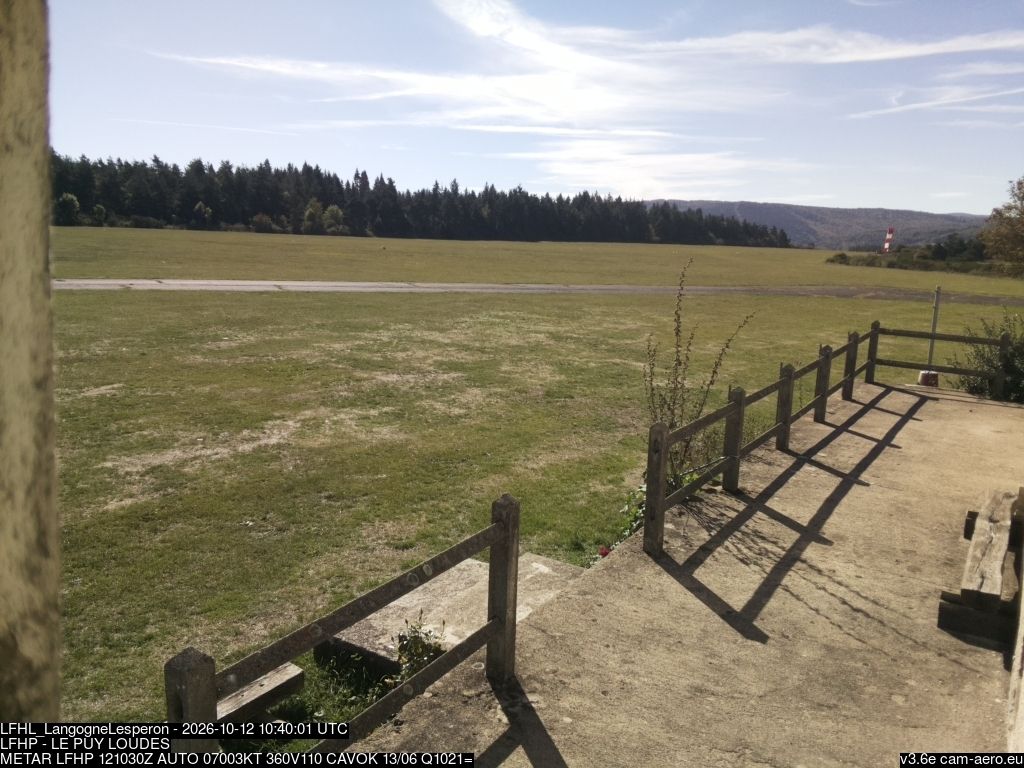 Langogne › Sud: Aéroclub de Langogne Lespéron