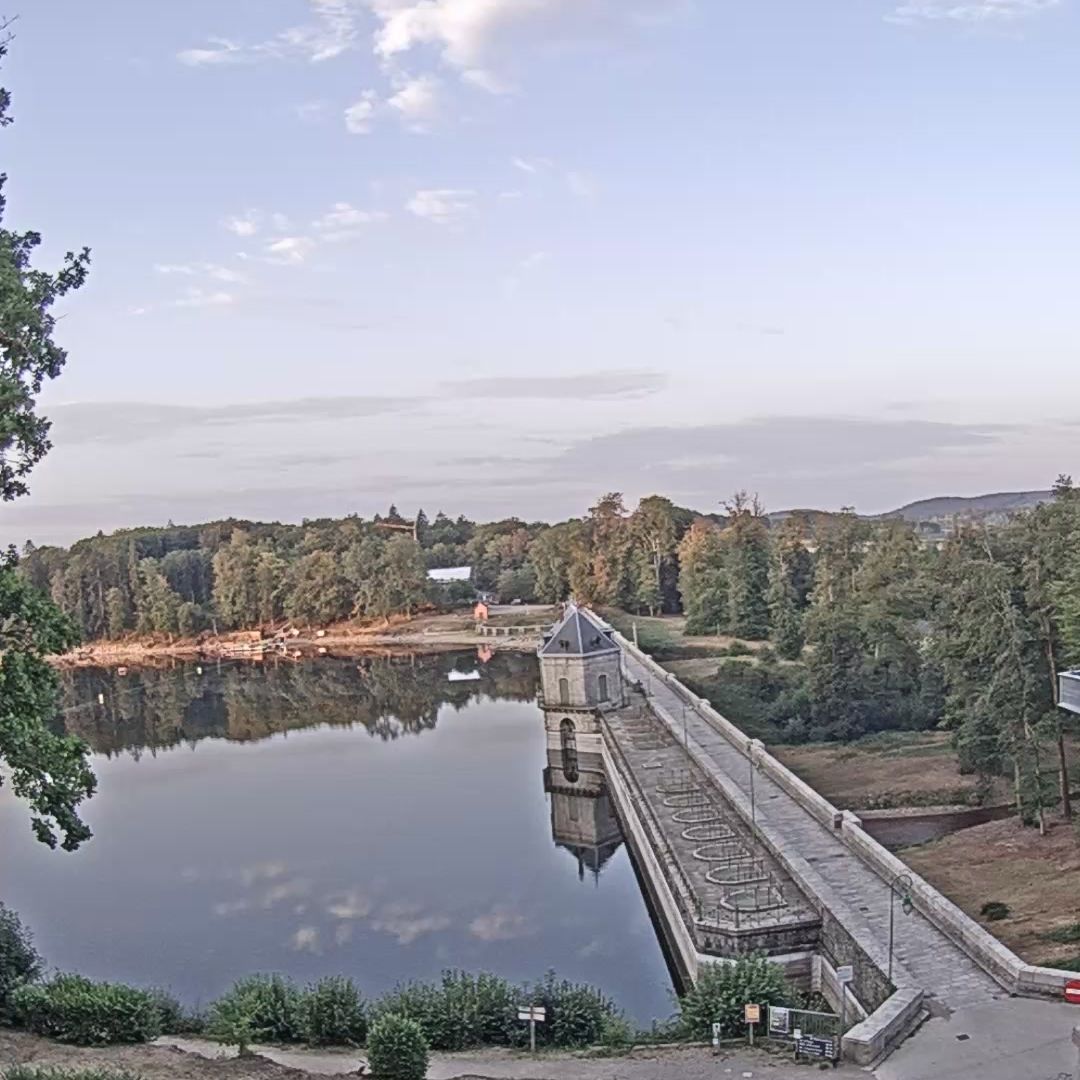 Montsauche-les-Settons: Grands Lacs du Morvan