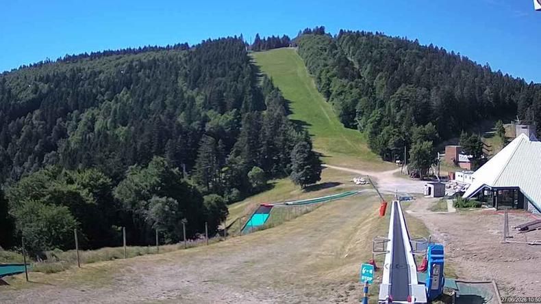 Borne › Sud-ouest: Auvergne-Rhône-Alpes, France: Ski slope