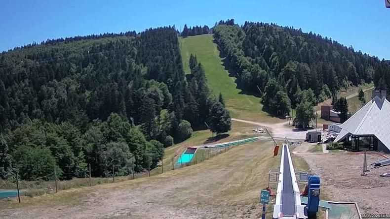 Borne › Sud-ouest: Auvergne-Rhône-Alpes, France: Ski slope
