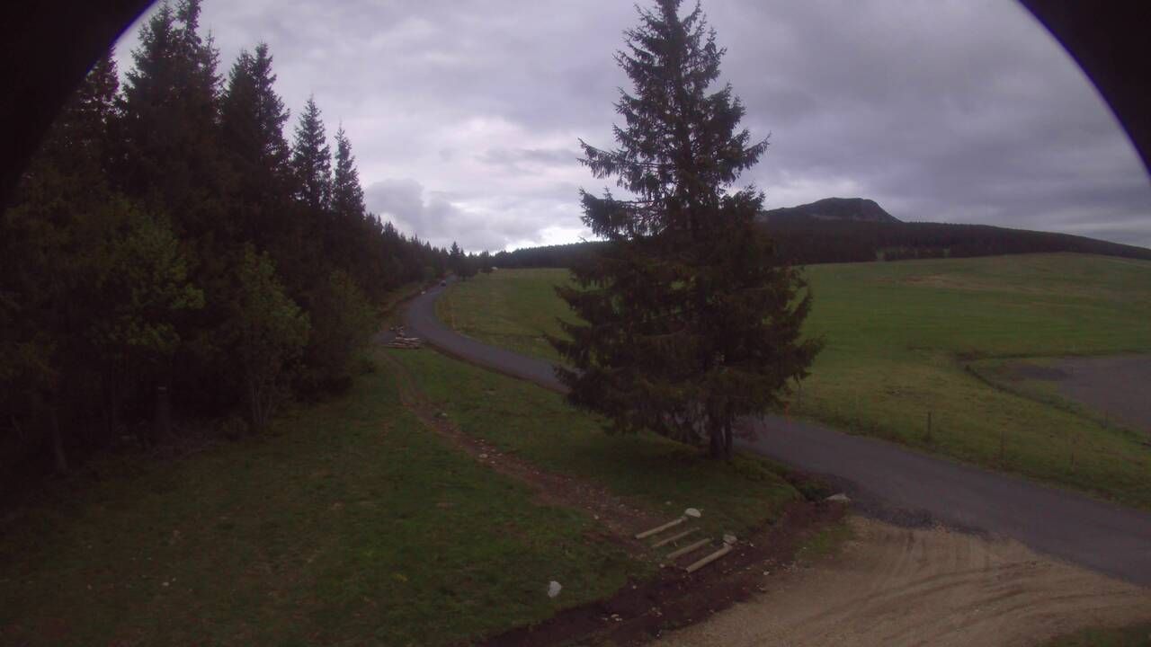 Les Estables › Nord-est: Maison Forestiere