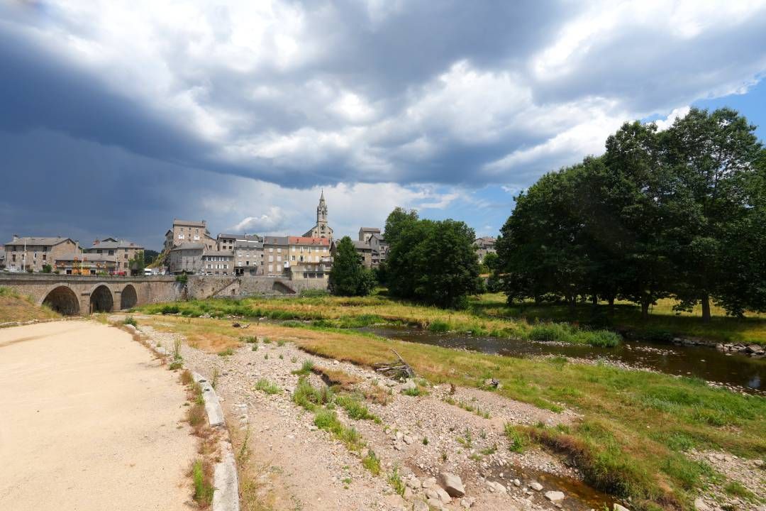 Tence › Est: Le Pont - Église Saint-Martin de Tence