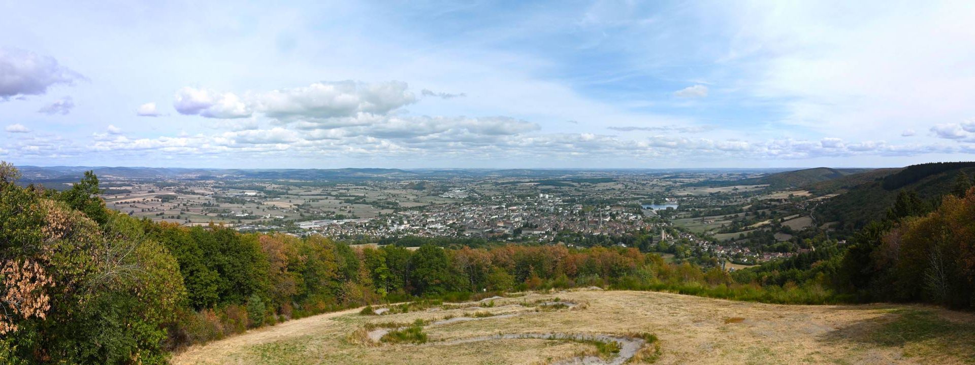 Autun › Nord-est: Tour des Ursulines - Saint-Lazare Cathedral - Mairie d'Autun - Plan d'Eau du Vallon - Golf Municipal Ville d'Autun Golf Bourgogne - Ancienne mine des Télots