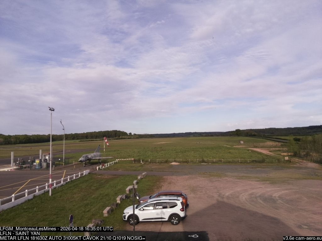 Pouilloux › Nord-est: Montceau-les-Mines - Pouilloux Airport