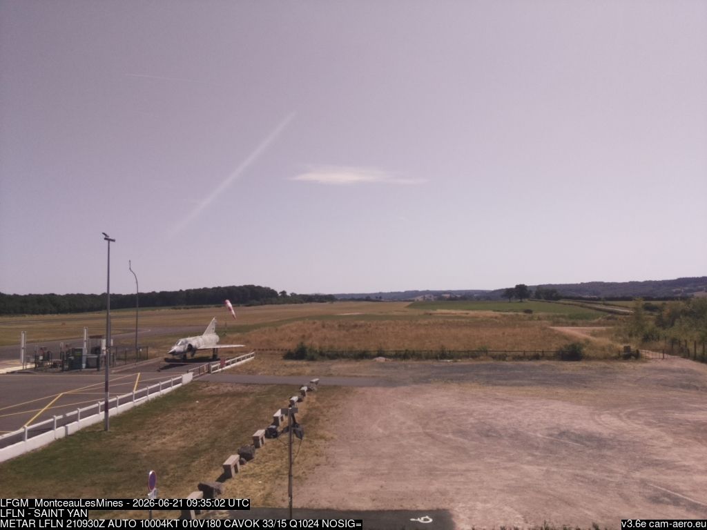 Pouilloux › Nord-est: Montceau-les-Mines - Pouilloux Airport