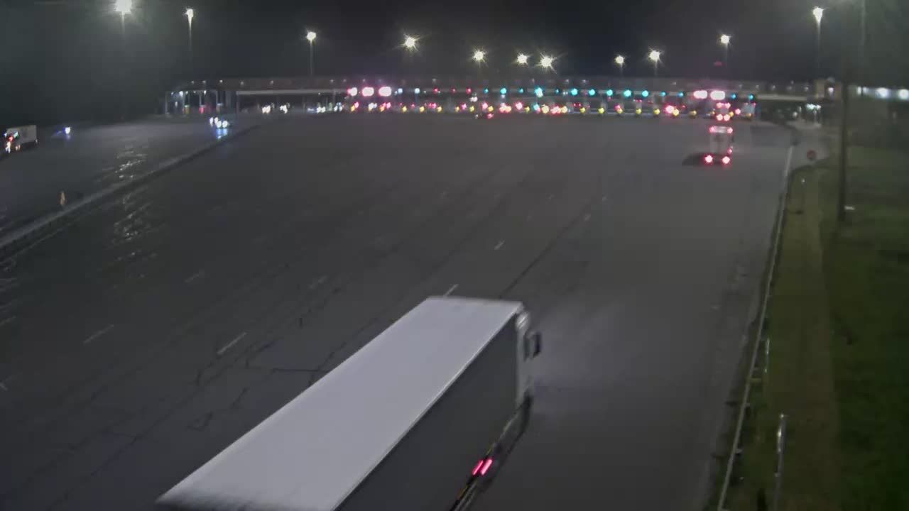 Villefranche-sur-Saône: A6 Péage de Villefranche Limas, au nord de Lyon, vue orientée vers Lyon