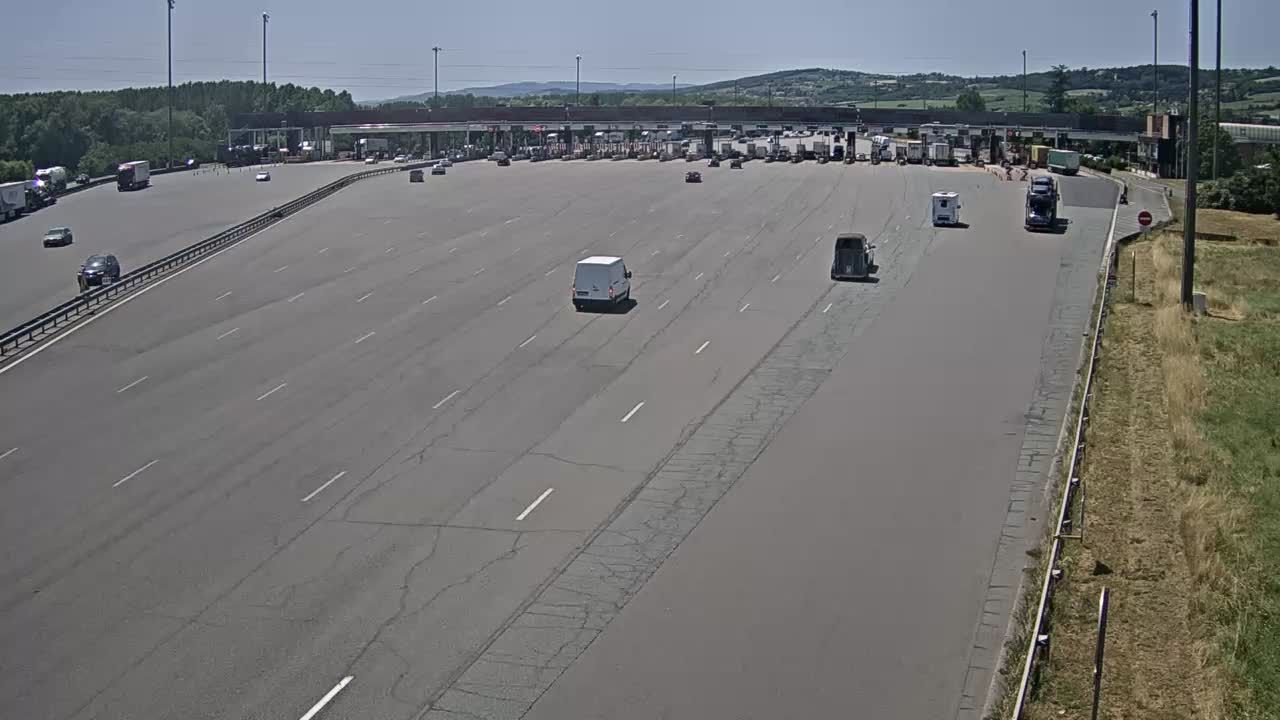 Villefranche-sur-Saône: A6 Péage de Villefranche Limas, au nord de Lyon, vue orientée vers Lyon