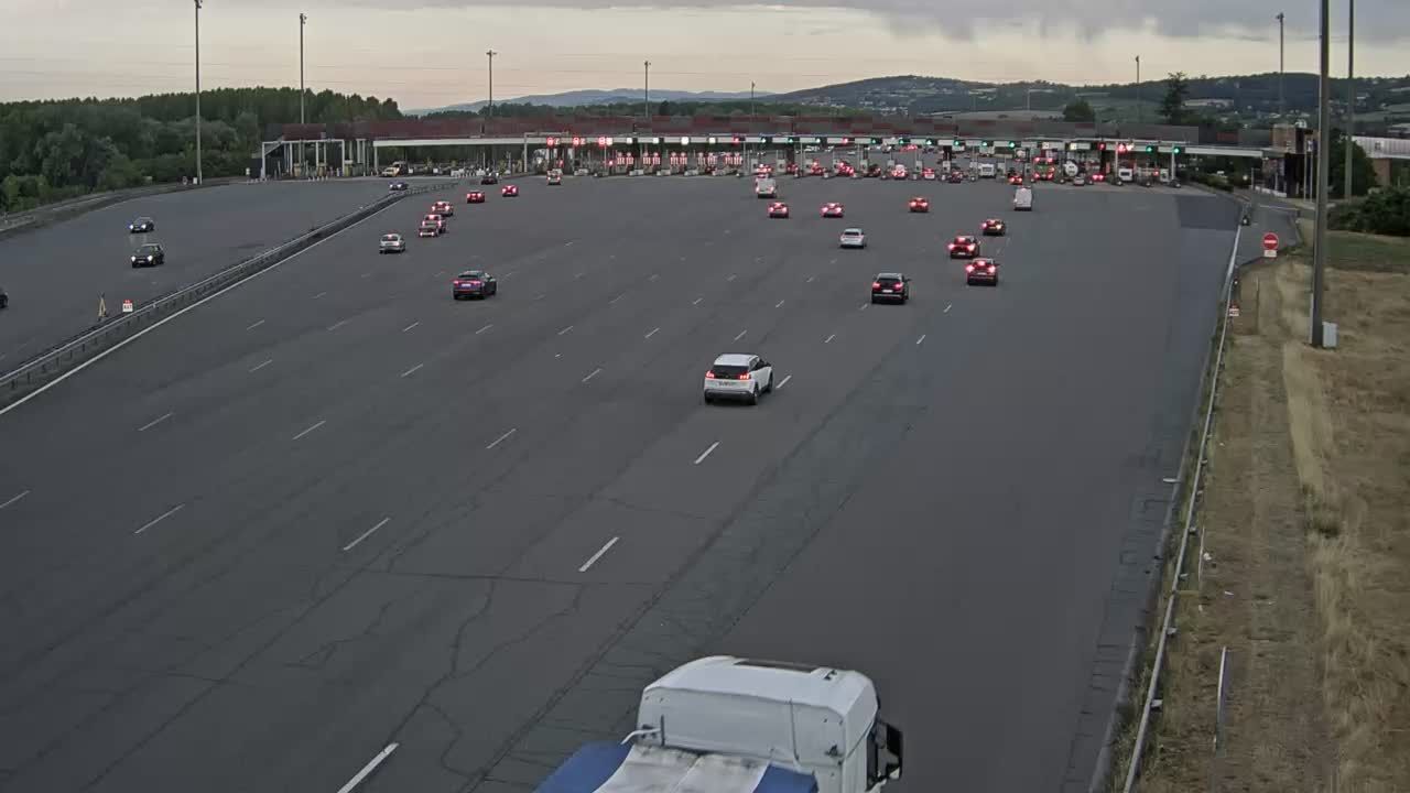 Villefranche-sur-Saône: A6 Péage de Villefranche Limas, au nord de Lyon, vue orientée vers Lyon