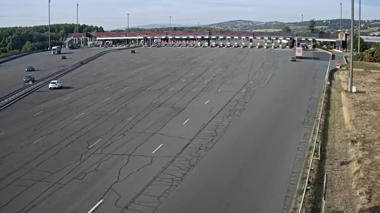 Villefranche-sur-Saône: A6 Péage de Villefranche Limas, au nord de Lyon, vue orientée vers Lyon