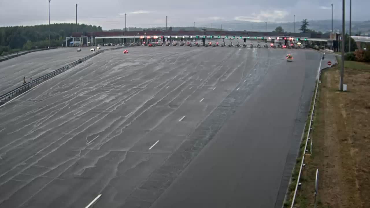 Villefranche-sur-Saône: A6 Péage de Villefranche Limas, au nord de Lyon, vue orientée vers Lyon