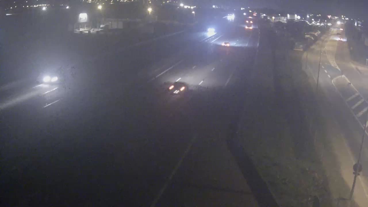 Villefranche-sur-Saône: Autoroute A6 en périphérie de Villefranche sur Saône Nord, vue orientée vers Lyon