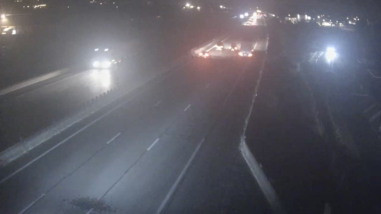 Villefranche-sur-Saône: Autoroute A6 en périphérie de Villefranche sur Saône Nord, vue orientée vers Lyon