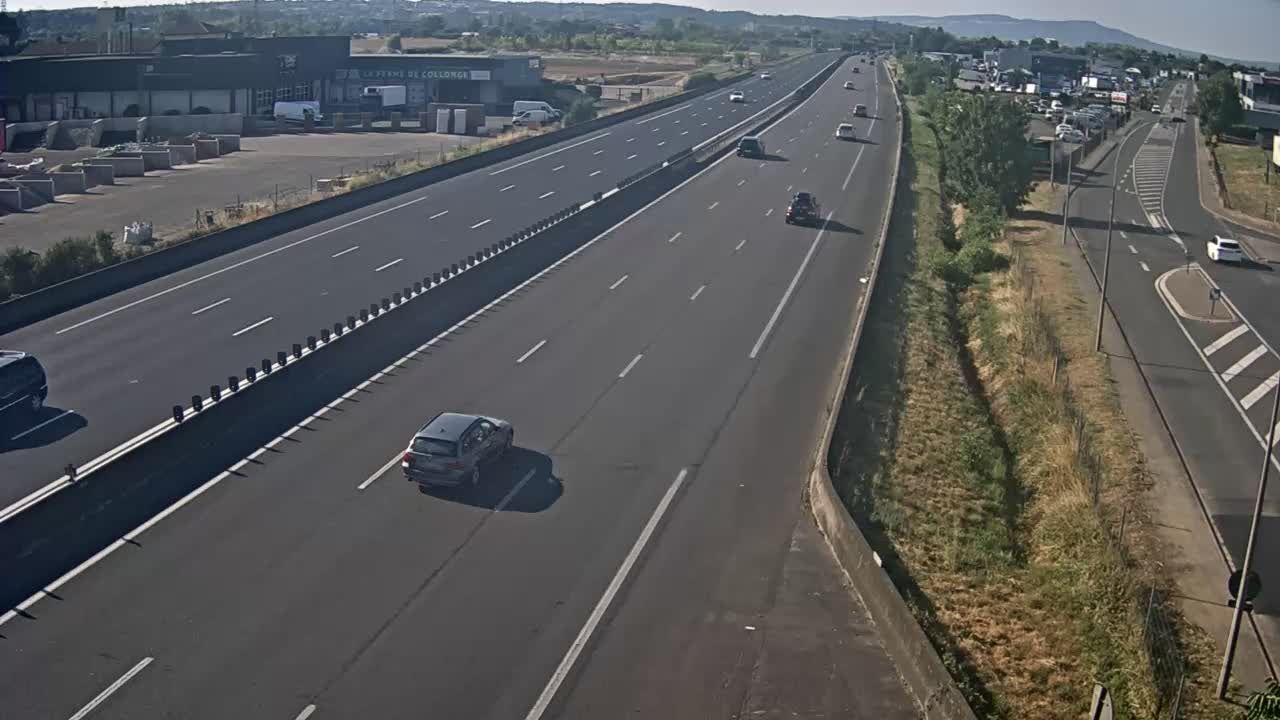 Villefranche-sur-Saône: Autoroute A6 en périphérie de Villefranche sur Saône Nord, vue orientée vers Lyon