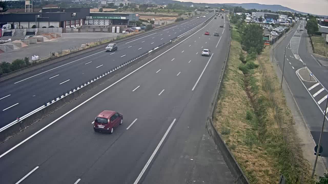 Villefranche-sur-Saône: Autoroute A6 en périphérie de Villefranche sur Saône Nord, vue orientée vers Lyon