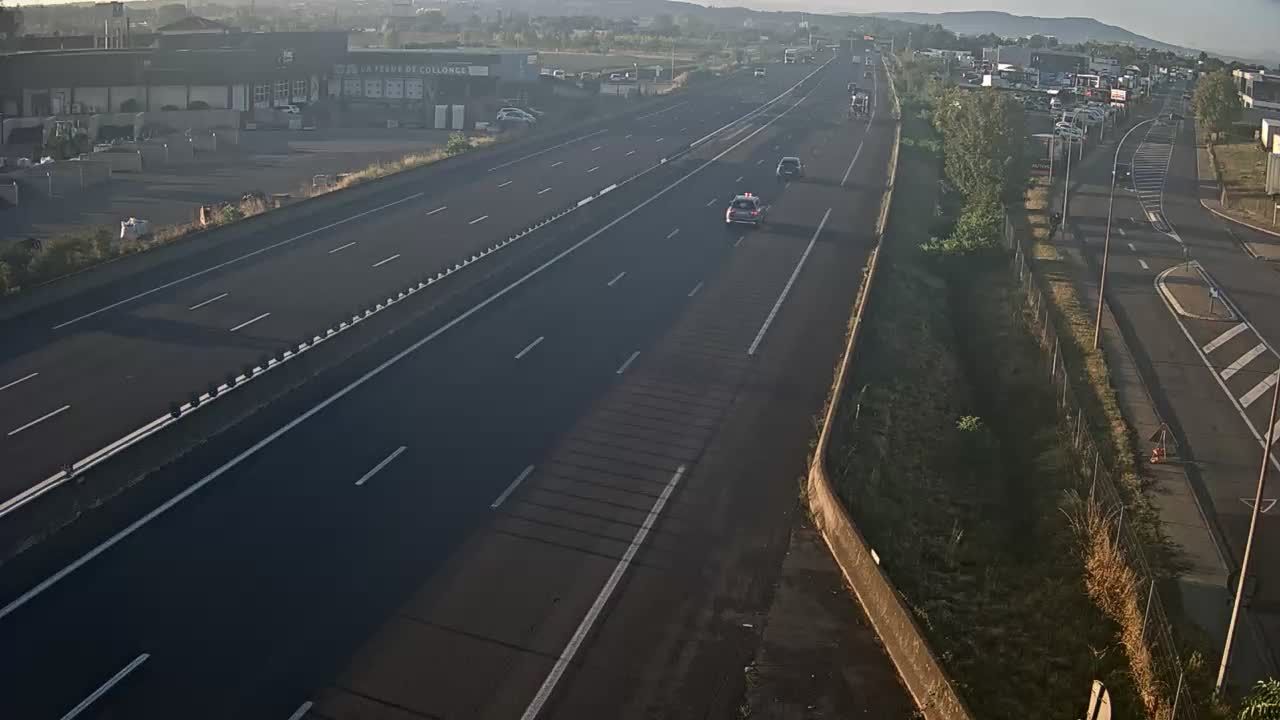 Villefranche-sur-Saône: Autoroute A6 en périphérie de Villefranche sur Saône Nord, vue orientée vers Lyon