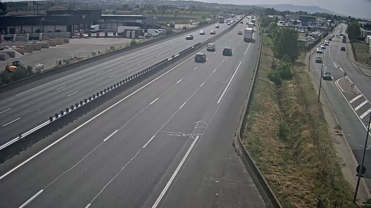 Villefranche-sur-Saône: Autoroute A6 en périphérie de Villefranche sur Saône Nord, vue orientée vers Lyon