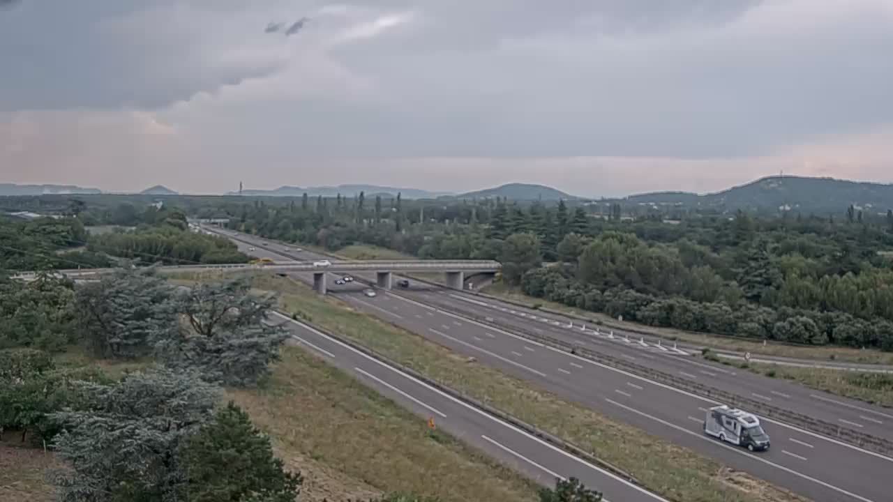 Malataverne: Montélimar-A7 près de Montélimar vue sur la gauche orientée vers Orange et sur la droite vers Lyon