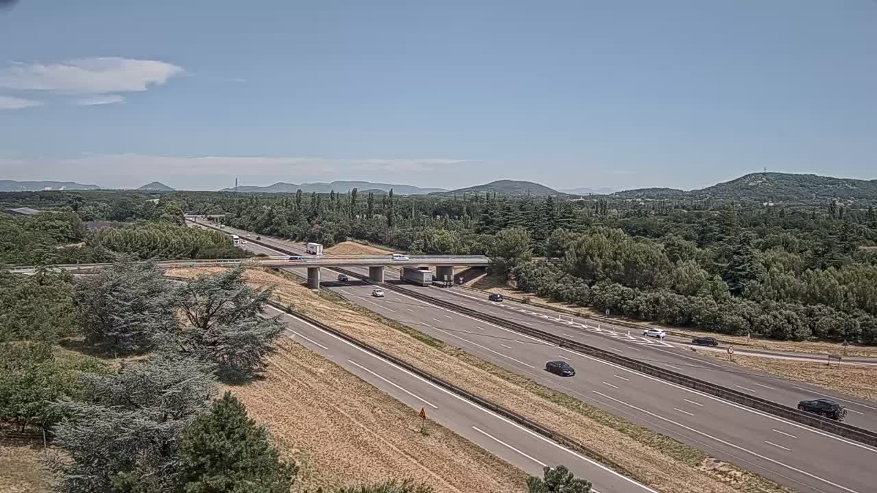 Malataverne: Montélimar-A7 près de Montélimar vue sur la gauche orientée vers Orange et sur la droite vers Lyon