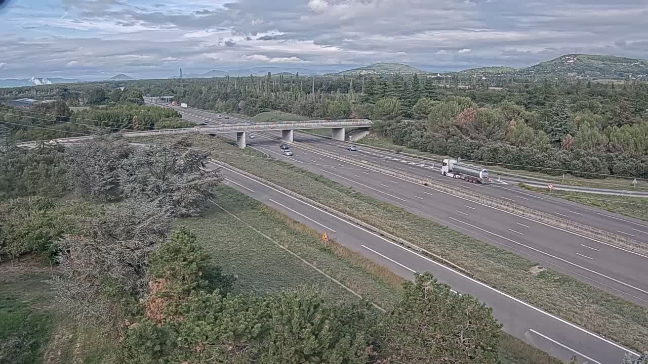 Malataverne: Montélimar-A7 près de Montélimar vue sur la gauche orientée vers Orange et sur la droite vers Lyon