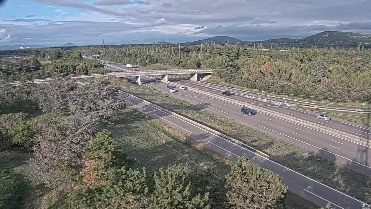 Malataverne: Montélimar-A7 près de Montélimar vue sur la gauche orientée vers Orange et sur la droite vers Lyon