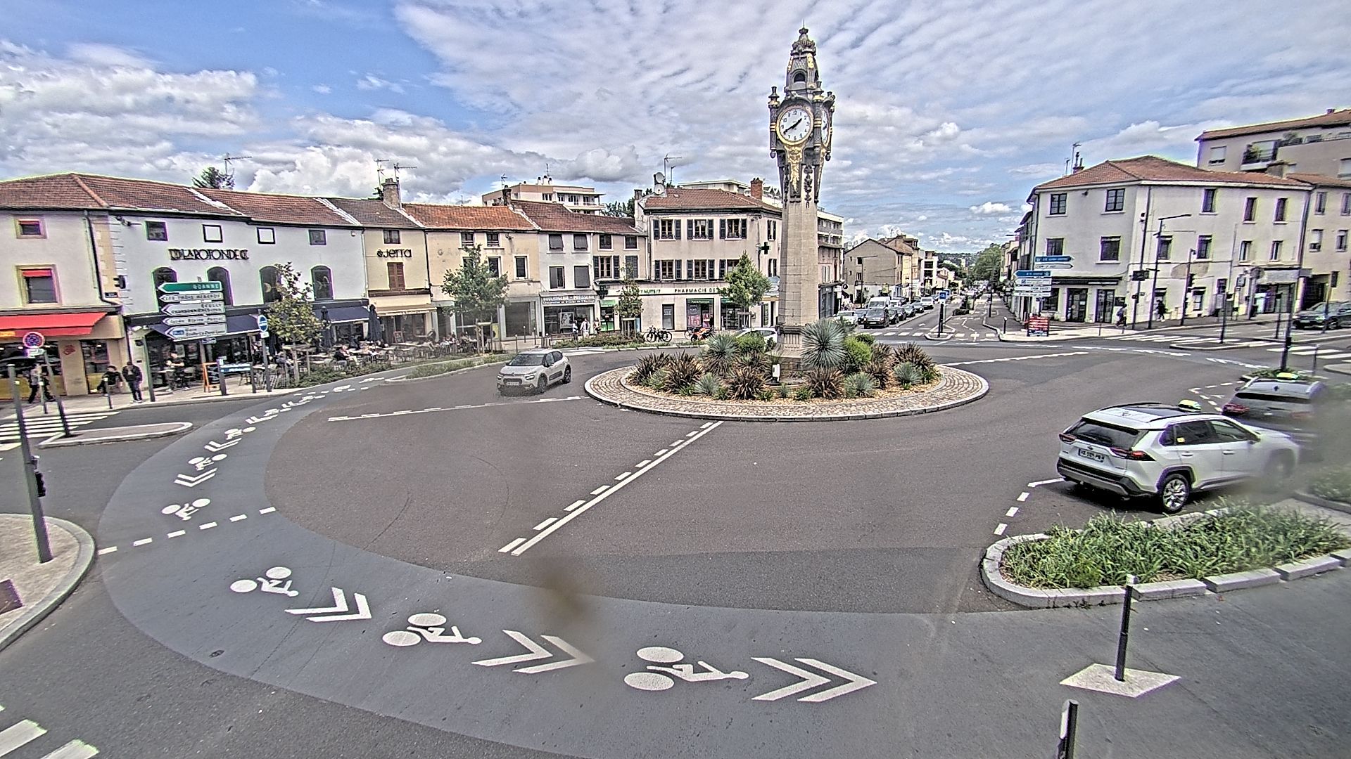 Tassin-la-Demi-Lune › Nord-est: Place Pierre Vauboin