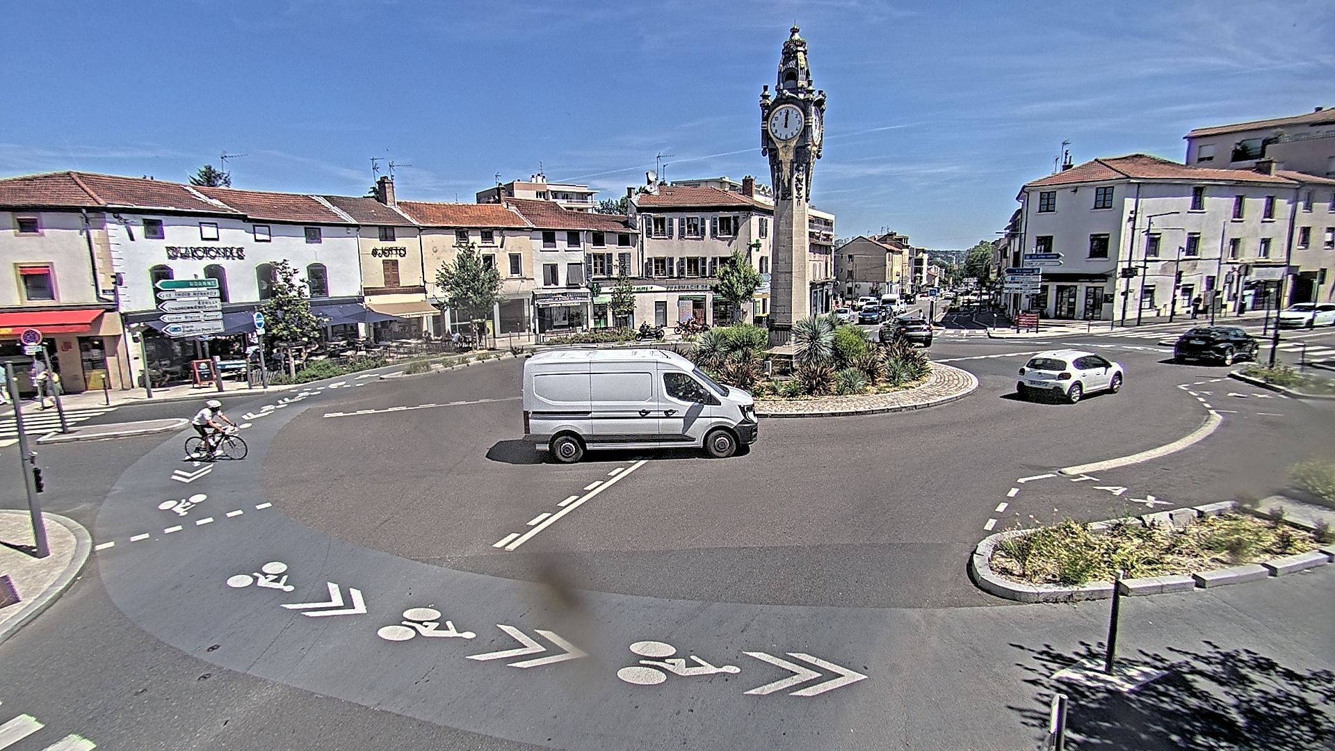 Tassin-la-Demi-Lune › Nord-est: Place Pierre Vauboin