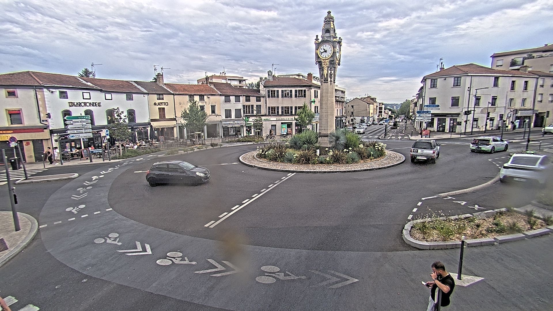 Tassin-la-Demi-Lune › Nord-est: Place Pierre Vauboin